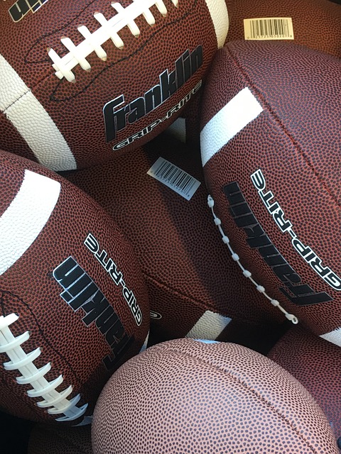 已跌3000万❗德转官方:未转会顶级联赛,奥斯梅恩身价跌至7000万.